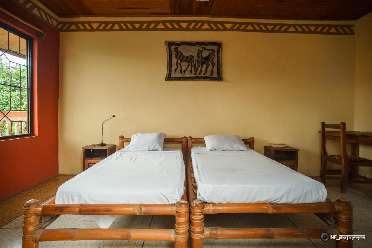 Busua Inn Kültér fotó